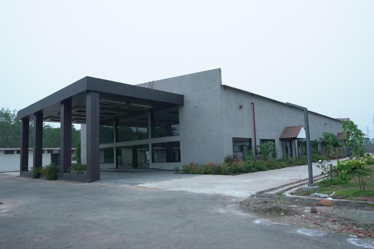 One Resorts & Convention Annavaram Esterno foto